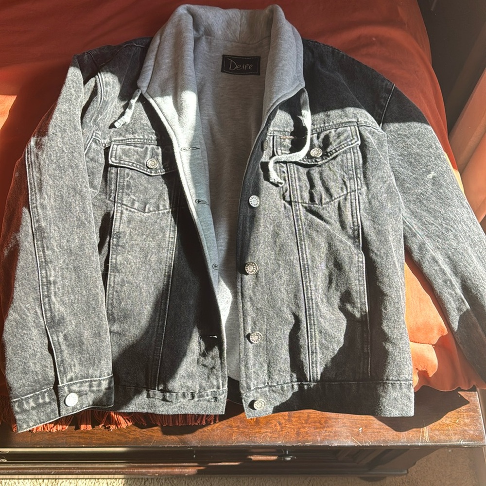 Denim jacket/coat by Detre. AMAZING heavy weight quality, fully lined.